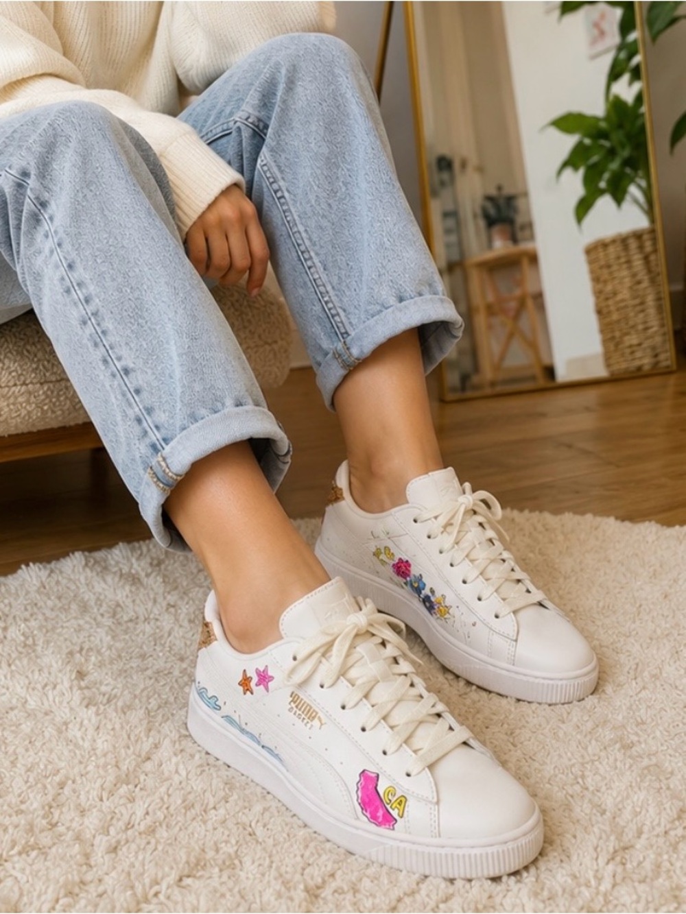 Puma Withe  casual Sneakers with Multicolor Embellishments size 10